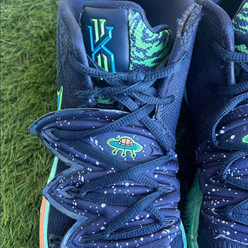 Nike‎ Men's Dark Blue and Bright Green Athletic Shoes